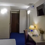 都灵港苏萨酒店 酒店 *