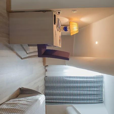 Porta Susa Hotell *
